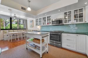 2335 S Ocean Blvd, Palm Beach, FL 33480, Sold 12/20/20