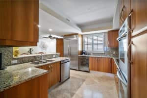 2051 SE 3rd St, Deerfield Beach, FL 33441, Sold 12/17/20