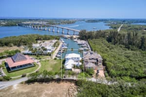 9170 Marsh Island Dr, Vero Beach, FL 32963, Sold 01/21/21