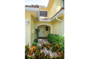 756 Imperial Lake Rd, West Palm Beach, FL 33413, Sold 10/26/20