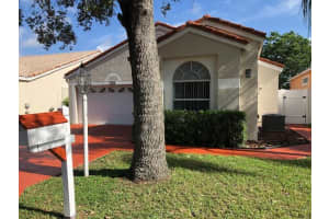 233 Wedgewood Cir, Greenacres, FL 33463, Sold 09/30/20