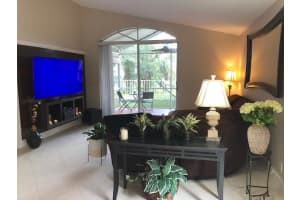 233 Wedgewood Cir, Greenacres, FL 33463, Sold 09/30/20