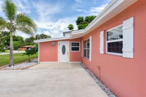 2444 1st Pl SW, Vero Beach, FL 32962, Sold 10/23/20