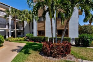 6165 S Mirror Lake Dr, Sebastian, FL 32958, Sold 09/18/20