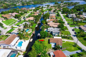 6927 Bayshore Dr, Lake Worth, FL 33462, Sold 10/01/20