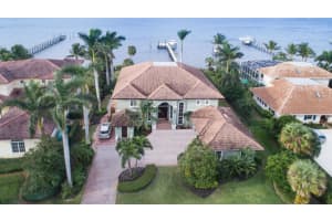 2362 NW Bay Colony Ct, Stuart, FL 34994, Sold 08/31/20