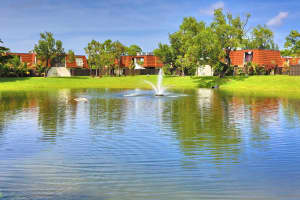 2185 White Pine Cir, Greenacres, FL 33415, Sold 12/03/20