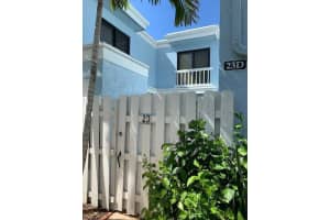 1010 NE 8th Ave #23d, Delray Beach, FL 33483, Sold 09/23/20