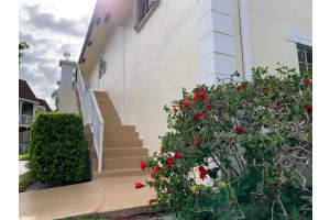 704 SE 2nd Ave, Deerfield Beach, FL 33441, Sold 11/20/20