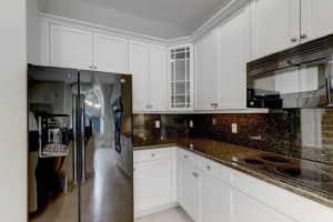 7243 Oxford Ct, Palm Beach Gardens, FL 33418, Sold 12/28/20