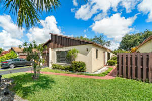 5023 Mirror Lakes Blvd, Boynton Beach, FL 33472, Sold 01/26/21