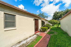 5023 Mirror Lakes Blvd, Boynton Beach, FL 33472, Sold 01/26/21