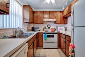 890 N Federal Hwy, Lantana, FL 33462, Sold 10/08/20