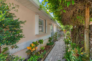 5549 Grande Palm Cir, Delray Beach, FL 33484, Sold 11/02/20