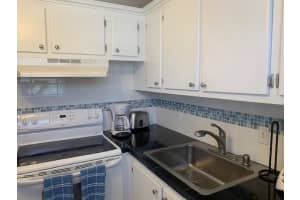 60 Dorchester Way, West Palm Beach, FL 33417, Sold 04/01/21