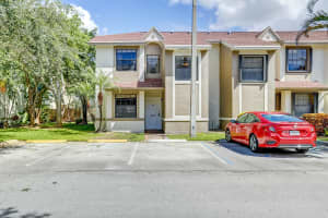 233 City View Dr, Fort Lauderdale, FL 33311, Sold 11/24/20