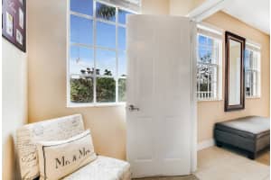 242 W Thatch Palm Cir, Jupiter, FL 33458, Sold 10/16/20