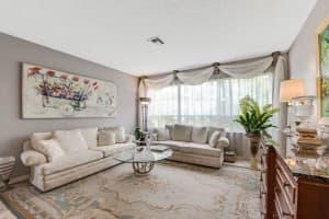 132 Woodlake Cir, Greenacres, FL 33463, Sold 10/30/20