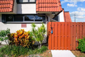 3774 Victoria Dr, West Palm Beach, FL 33406, Sold 10/14/20