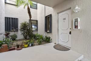3218 S Lakeview Cir, Fort Pierce, FL 34949, Sold 11/03/20