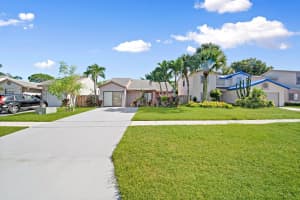 MLS# R10655589, Lake Worth, Florida 33463