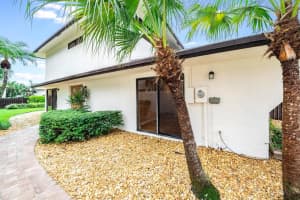 353 SW 29th Ave, Delray Beach, FL 33445, Sold 11/09/20