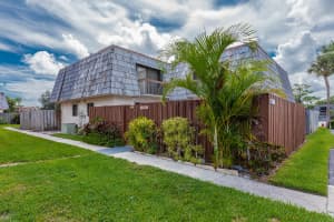 4023 Palm Bay Cir, West Palm Beach, FL 33406, Sold 10/23/20