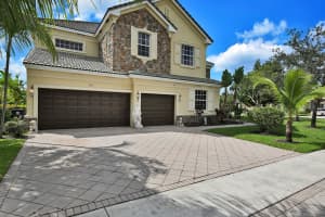 9292 Pineville Dr, Lake Worth, FL 33467, Sold 03/26/21