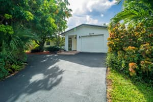 3259 Pinehurst Dr, Lake Worth, FL 33467, Sold 11/10/20