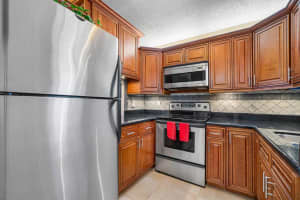 400 NE 20th St APT B204, Boca Raton, FL 33431, Sold 12/29/20
