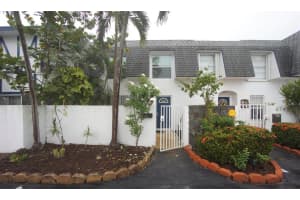6753 SW 41st Dr, Davie, FL 33314, Sold 01/29/21