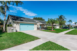 176 Parkwood Dr, Royal Palm Beach, FL 33411, Sold 11/20/20