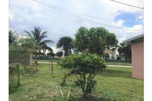 1386 9th Ct, West Palm Beach, FL 33401, Sold 01/28/21