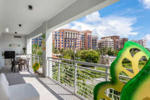 327 E Royal Palm Rd, Boca Raton, FL 33432, Sold 08/02/21