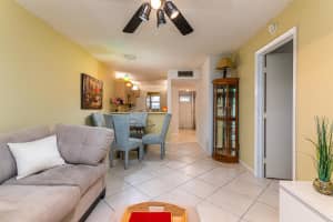 2915 NE 8th Terrace, Wilton Manors, FL 33334, Sold 03/18/21