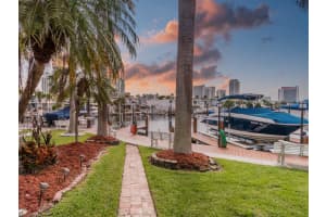 814 NE 25th Ave, Hallandale Beach, FL 33009, Sold 04/01/21