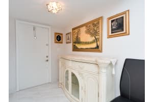 814 NE 25th Ave, Hallandale Beach, FL 33009, Sold 04/01/21