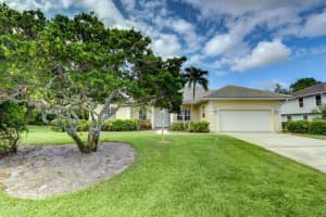 8445 SE Woodcrest Pl, Hobe Sound, FL 33455, Sold 03/16/21