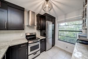 204 Lake Pointe Dr, Oakland Park, FL 33309, Sold 11/30/20