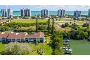 3207 S Lakeview Cir, Fort Pierce, FL 34949, Sold 02/11/21