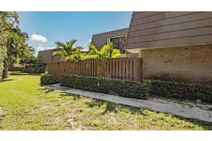 5865 SE Riverboat Dr, Stuart, FL 34997, Sold 02/17/21