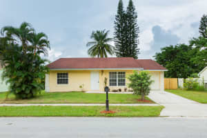 5723 Ithaca Cir E, Lake Worth, FL 33463, Sold 12/31/20
