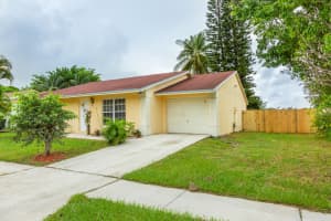 5723 Ithaca Cir E, Lake Worth, FL 33463, Sold 12/31/20