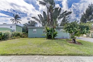 1372 11th St, West Palm Beach, FL 33401, Sold 02/24/21