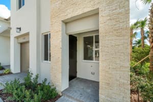 450 Pioneer Way, Royal Palm Beach, FL 33411, Sold 12/07/20