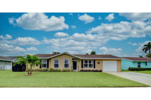 8390 Elaine Dr, Boynton Beach, FL 33472, Sold 12/03/20