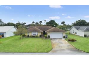 859 4th Ln, Vero Beach, FL 32962, Sold 04/09/21