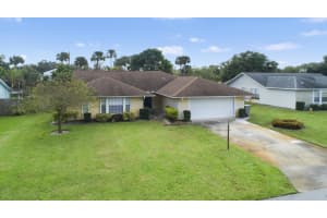 859 4th Ln, Vero Beach, FL 32962, Sold 04/09/21