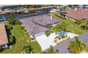 8907 SE Star Island Way, Hobe Sound, FL 33455, Sold 11/30/20