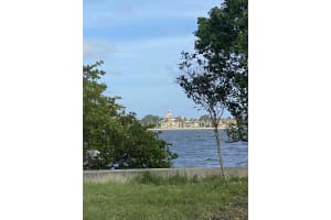 3915 S Flagler Dr, West Palm Beach, FL 33405, Sold 05/07/21